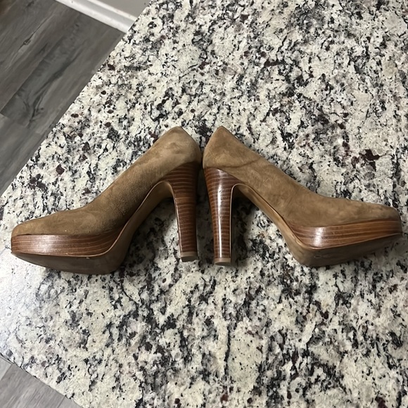 Tan Nine West Pumps - Picture 2 of 4